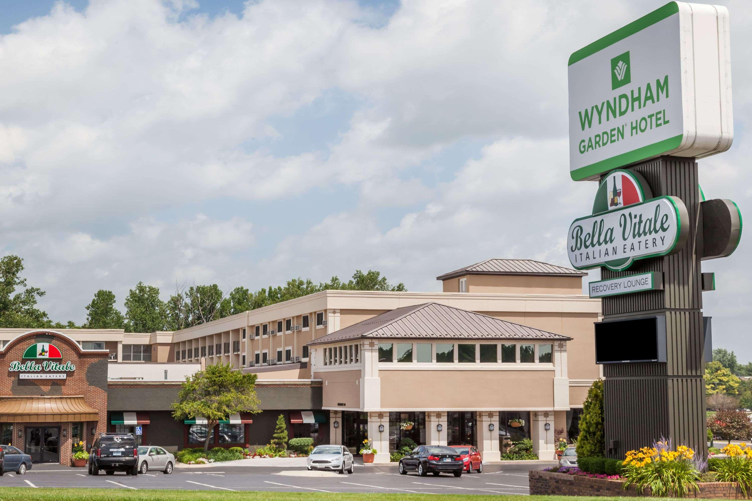 Wyndham Garden Warsaw Hotel Exterior photo